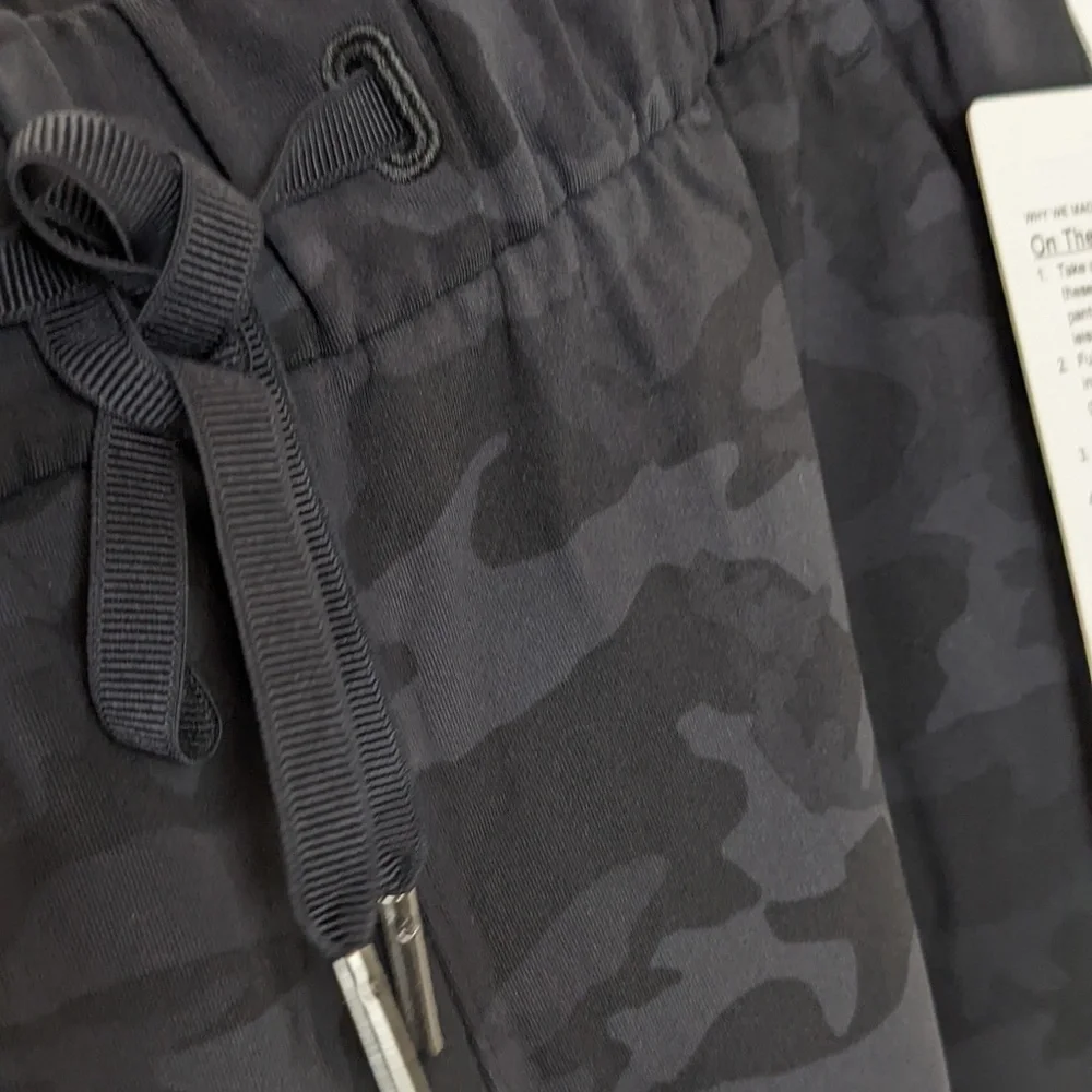 Lululemon On The Fly 7/8 Pants Size 4 incognito Camo grey - Picture 13 of 13